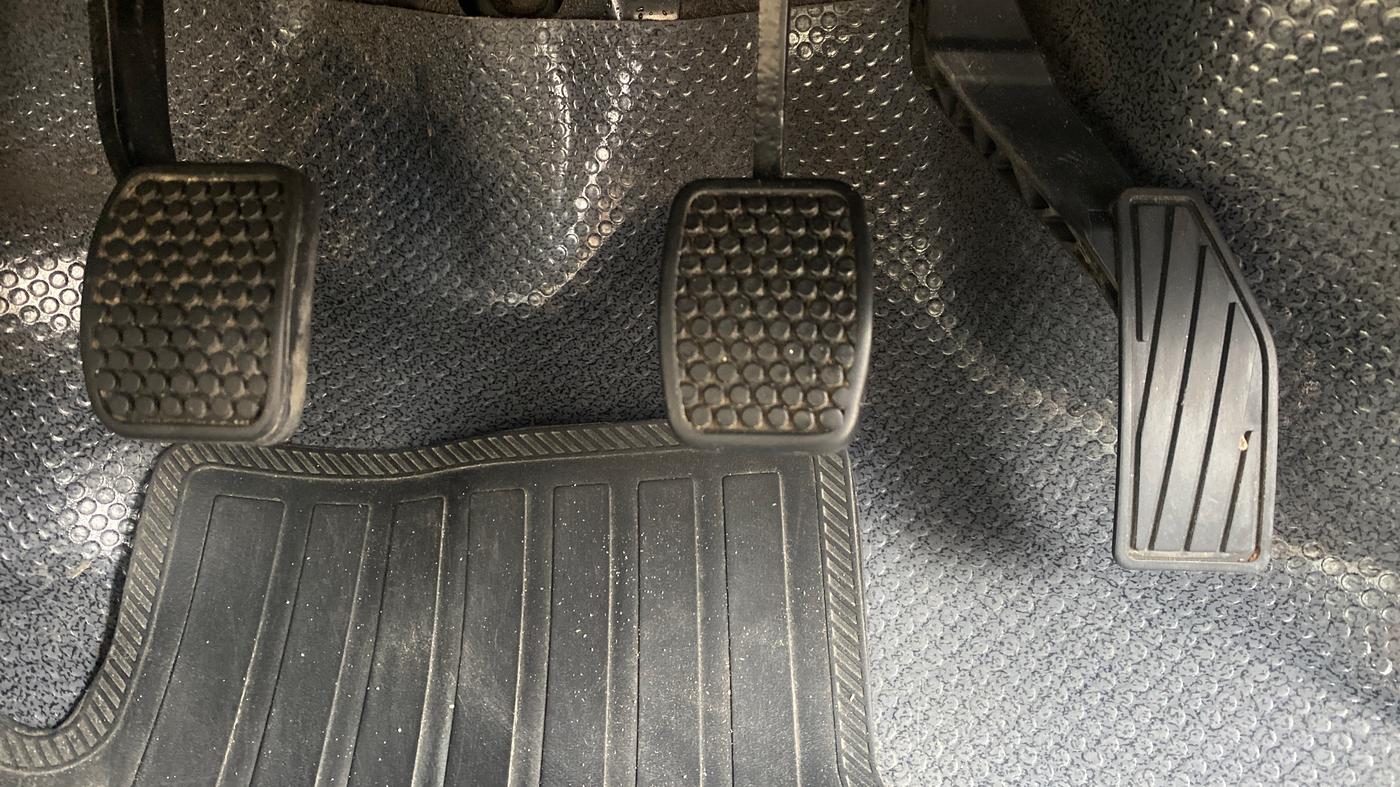 2017 Maruti Alto K10 VXI, Petrol, Manual, 98,670 km, Pedals