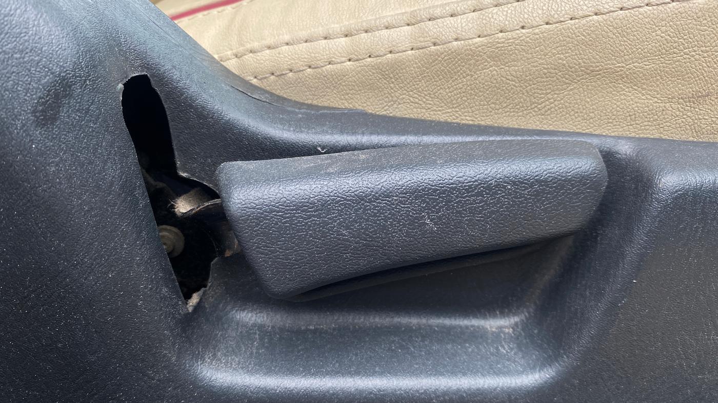 2017 Maruti Alto K10 VXI, Petrol, Manual, 98,670 km, Driver Side Adjustment Panel