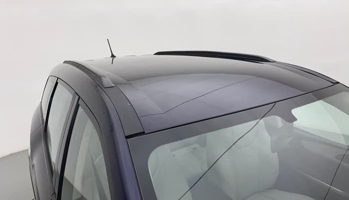 2022 Mahindra XUV700 MX P MT 5 STR, Petrol, Manual, 2,432 km, Roof