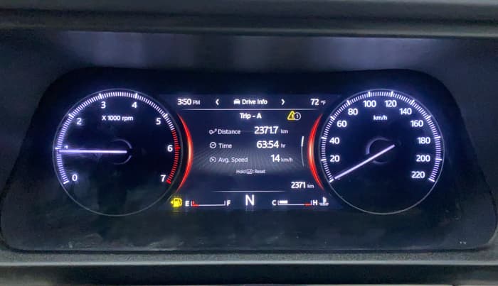 2022 Mahindra XUV700 MX P MT 5 STR, Petrol, Manual, 2,432 km, Odometer Image