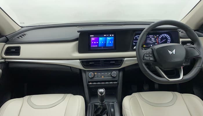 2022 Mahindra XUV700 MX P MT 5 STR, Petrol, Manual, 2,432 km, Dashboard