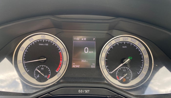2017 Skoda Superb L&K 1.8 TSI AT, Petrol, Automatic, 42,342 km, Odometer Image