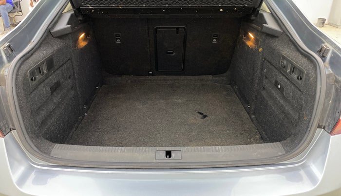 2017 Skoda Superb L&K 1.8 TSI AT, Petrol, Automatic, 42,342 km, Boot Inside