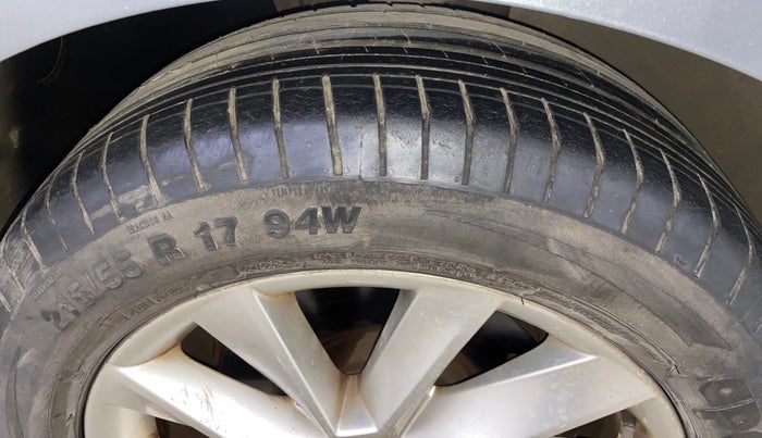 2017 Skoda Superb L&K 1.8 TSI AT, Petrol, Automatic, 42,342 km, Right Front Tyre Tread