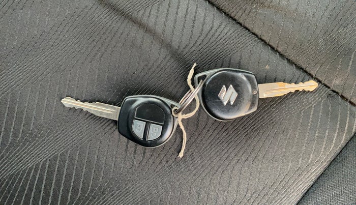 2014 Maruti Swift VDI, Diesel, Manual, 1,07,149 km, Key Close Up