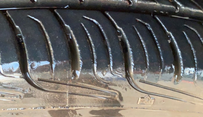 2014 Maruti Swift VDI, Diesel, Manual, 1,07,149 km, Right Rear Tyre Tread