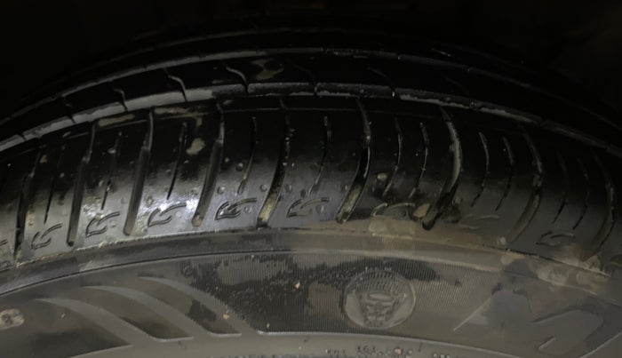 2020 Ford Ecosport TITANIUM 1.5L SPORTS(SUNROOF) DIESEL, Diesel, Manual, 46,487 km, Right Front Tyre Tread