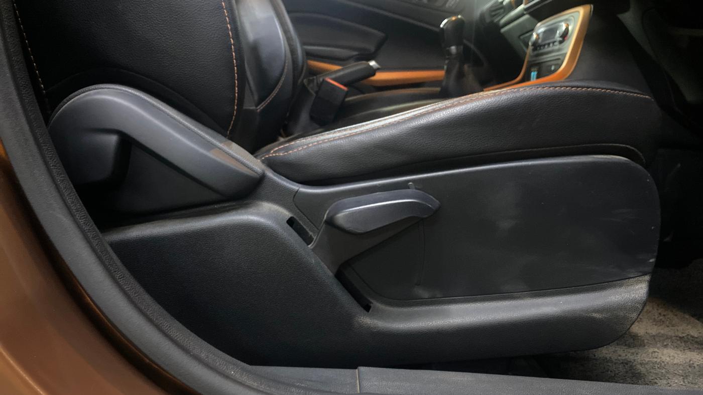 2020 Ford Ecosport TITANIUM 1.5L SPORTS(SUNROOF) DIESEL, Diesel, Manual, 46,392 km, Driver Side Adjustment Panel