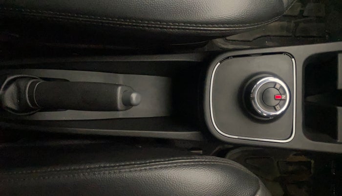 2021 Renault Kwid RXT 1.0 AMT (O), Petrol, Automatic, 28,418 km, Gear Lever