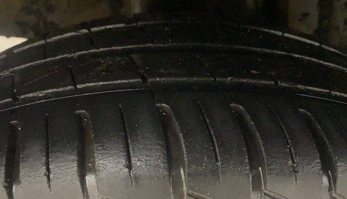 2021 Renault Kwid RXT 1.0 AMT (O), Petrol, Automatic, 28,418 km, Right Rear Tyre Tread