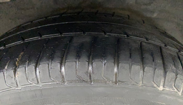 2013 Hyundai i20 MAGNA (O) 1.2, Petrol, Manual, 94,424 km, Right Rear Tyre Tread