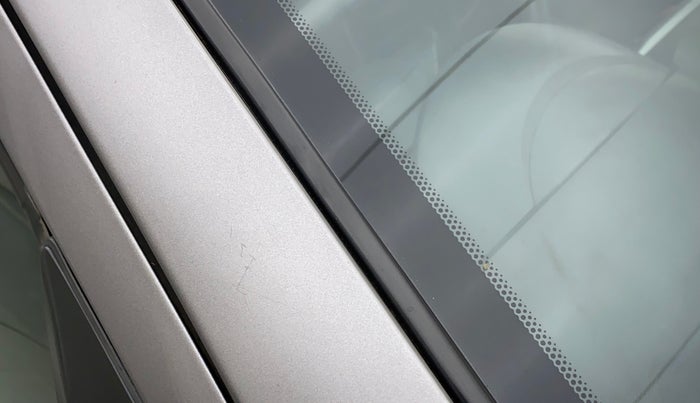 2013 Hyundai i20 MAGNA (O) 1.2, Petrol, Manual, 94,424 km, Right A pillar - Paint is slightly faded