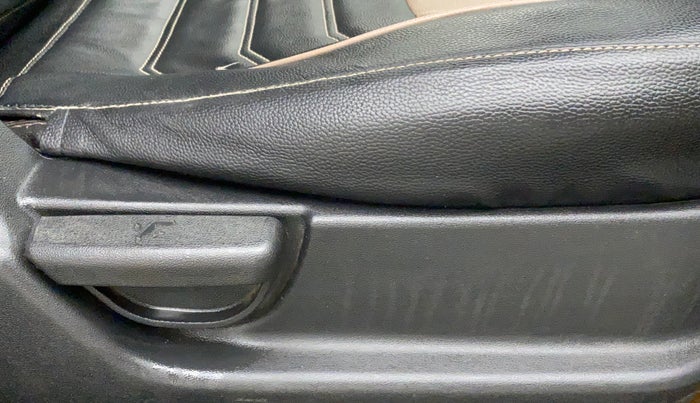 2013 Hyundai i20 MAGNA (O) 1.2, Petrol, Manual, 94,424 km, Driver Side Adjustment Panel