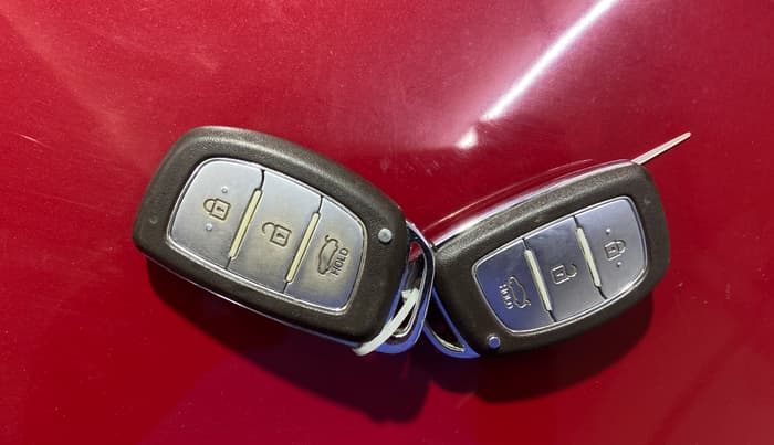 2014 Hyundai Xcent SX AT 1.2 (O), Petrol, Automatic, 44,934 km, Key Close Up