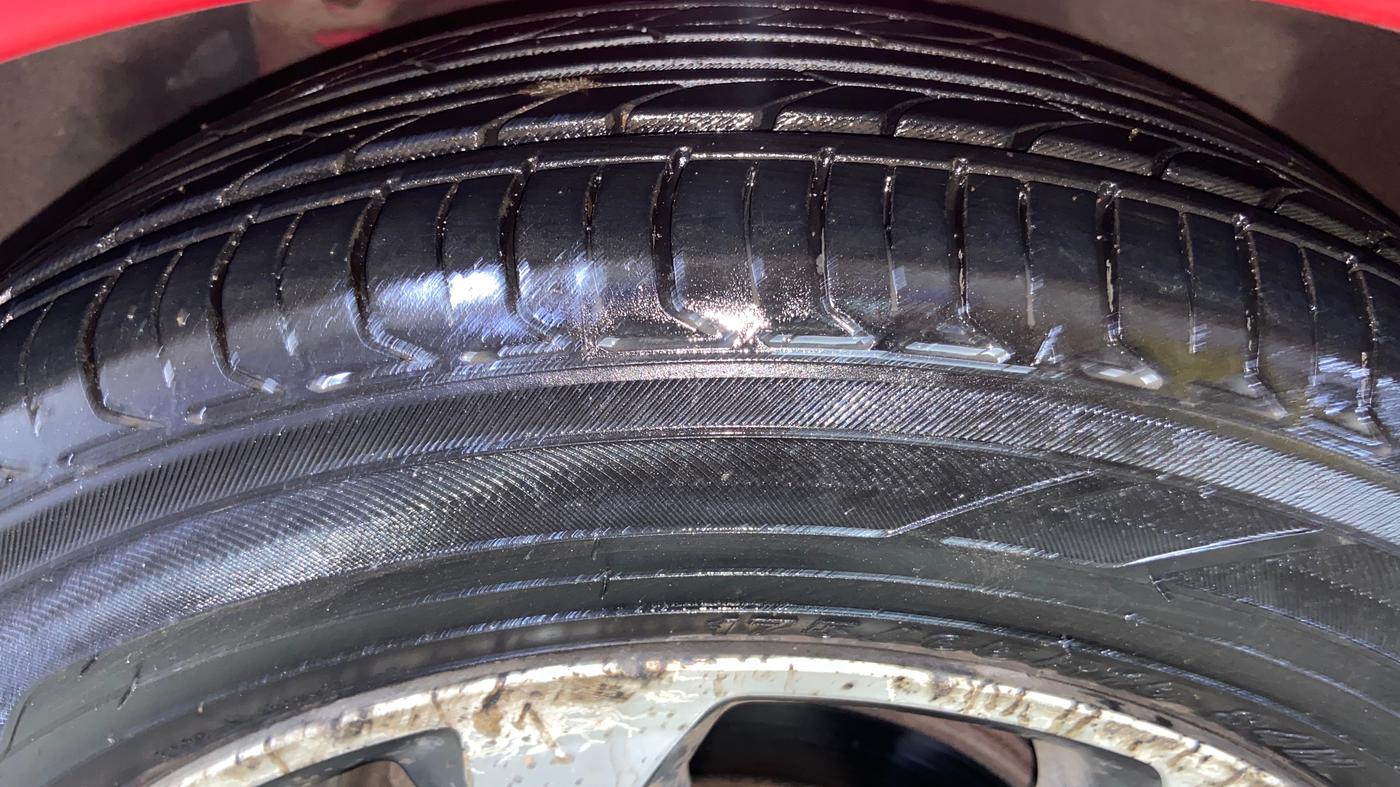 2014 Hyundai Xcent SX AT 1.2 (O), Petrol, Automatic, 44,934 km, Left Front Tyre Tread