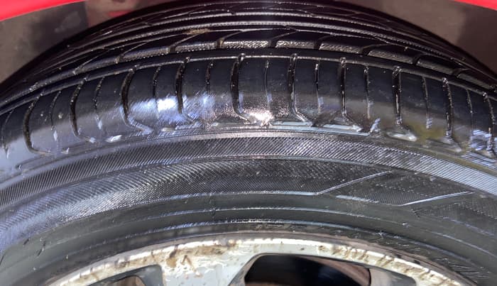 2014 Hyundai Xcent SX AT 1.2 (O), Petrol, Automatic, 44,934 km, Left Front Tyre Tread