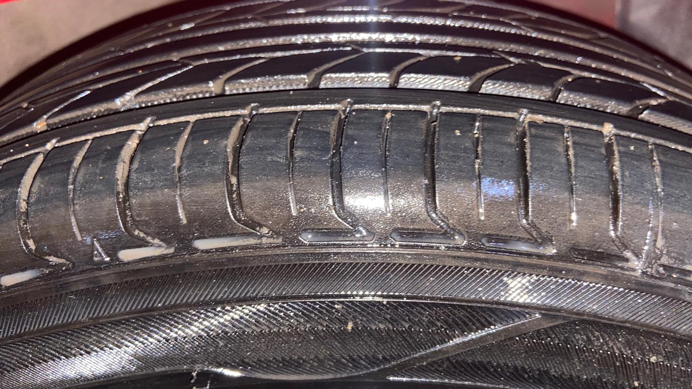 2014 Hyundai Xcent SX AT 1.2 (O), Petrol, Automatic, 44,934 km, Right Front Tyre Tread