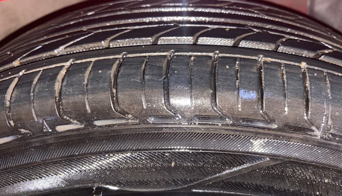 2014 Hyundai Xcent SX AT 1.2 (O), Petrol, Automatic, 44,934 km, Right Front Tyre Tread