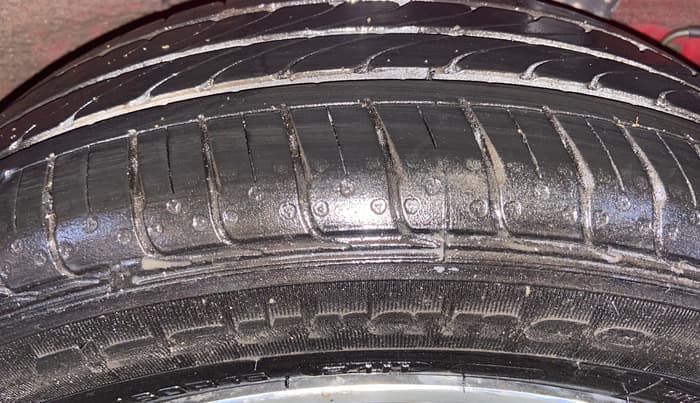 2014 Hyundai Xcent SX AT 1.2 (O), Petrol, Automatic, 44,934 km, Left Rear Tyre Tread