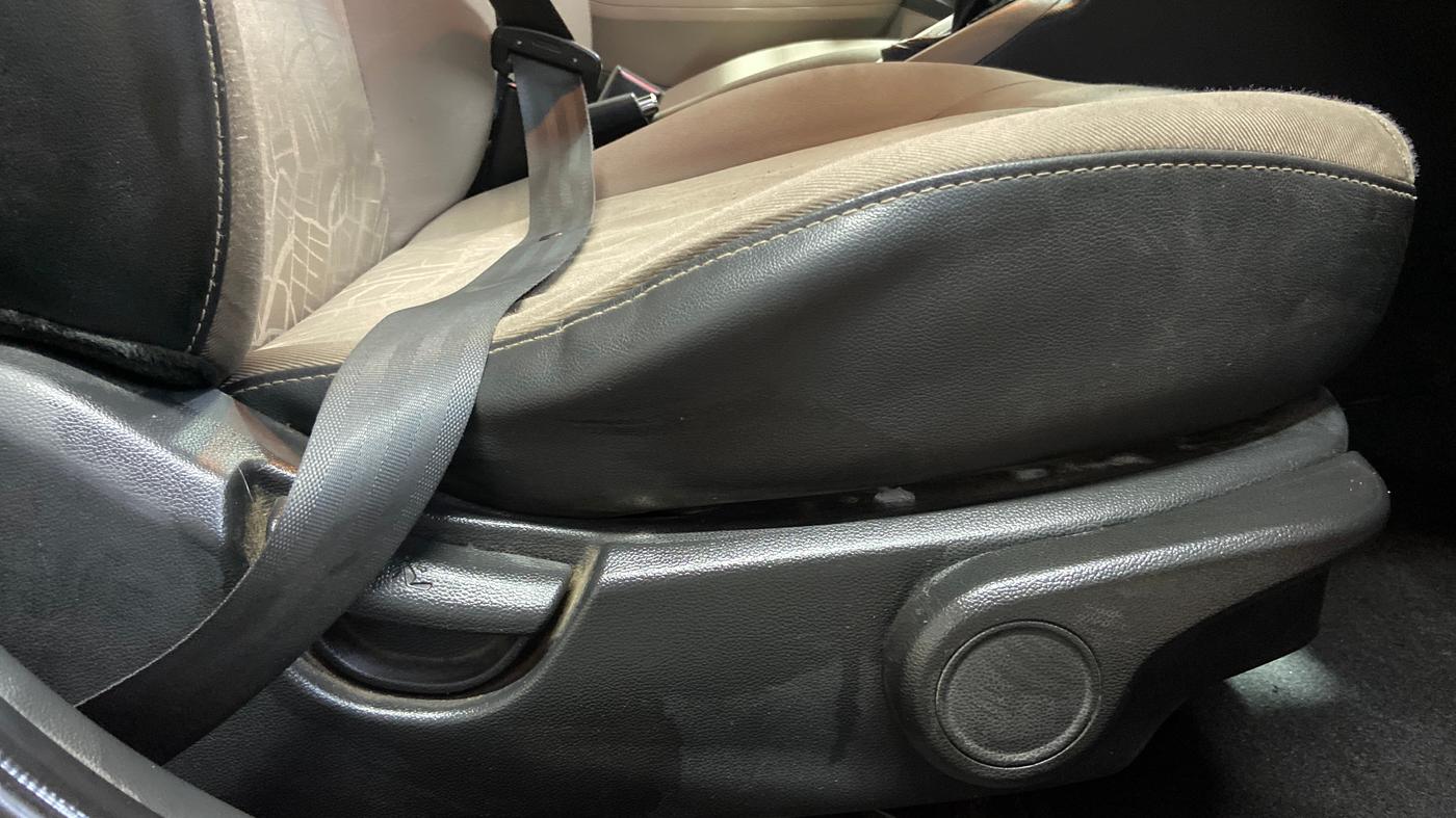 2014 Hyundai Xcent SX AT 1.2 (O), Petrol, Automatic, 44,934 km, Driver Side Adjustment Panel