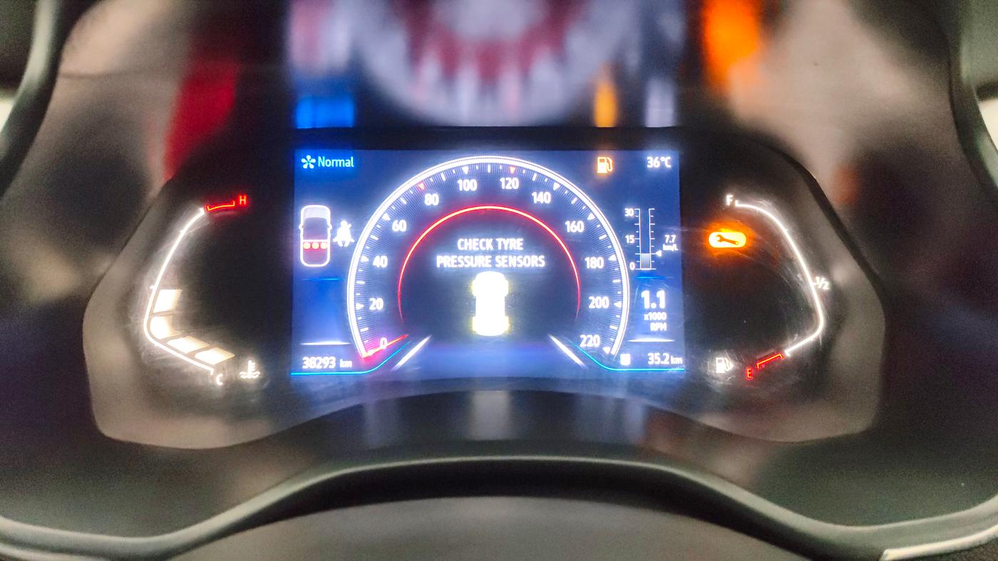 2024 Renault Kiger RXZ MT, Petrol, Manual, 38,293 km, Odometer Image