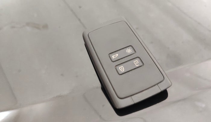 2024 Renault Kiger RXZ MT, Petrol, Manual, 38,293 km, Key Close Up