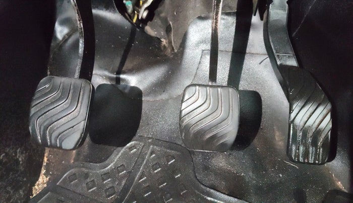 2024 Renault Kiger RXZ MT, Petrol, Manual, 38,293 km, Pedals