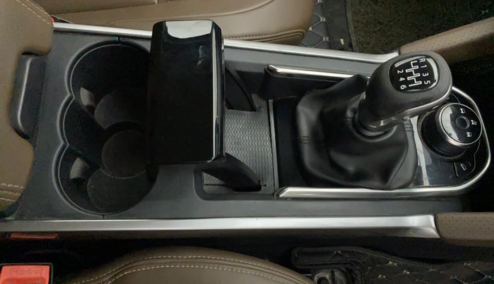 2019 Tata Harrier XZ 2.0L, Diesel, Manual, 88,987 km, Gear Lever