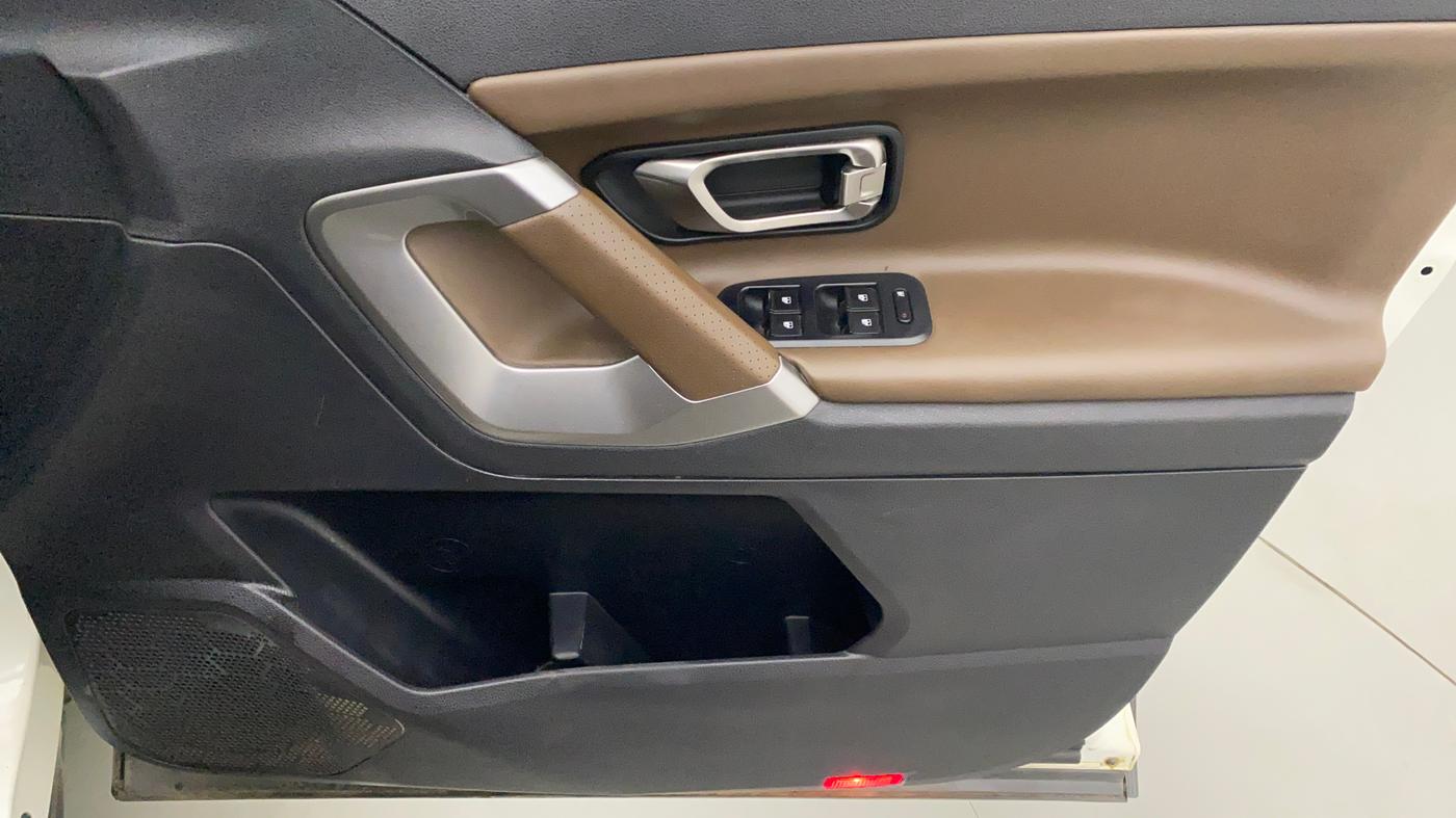 2019 Tata Harrier XZ 2.0L, Diesel, Manual, 88,987 km, Driver Side Door Panels Control