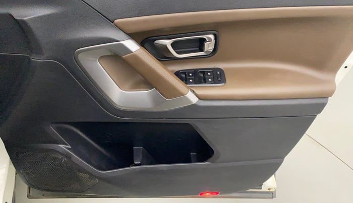 2019 Tata Harrier XZ 2.0L, Diesel, Manual, 88,987 km, Driver Side Door Panels Control