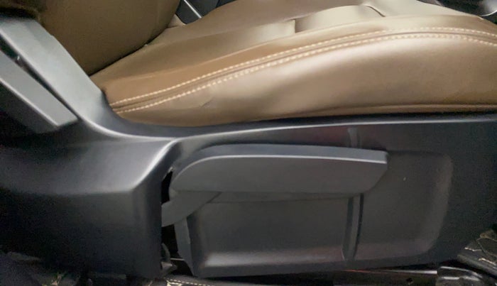2019 Tata Harrier XZ 2.0L, Diesel, Manual, 88,987 km, Driver Side Adjustment Panel