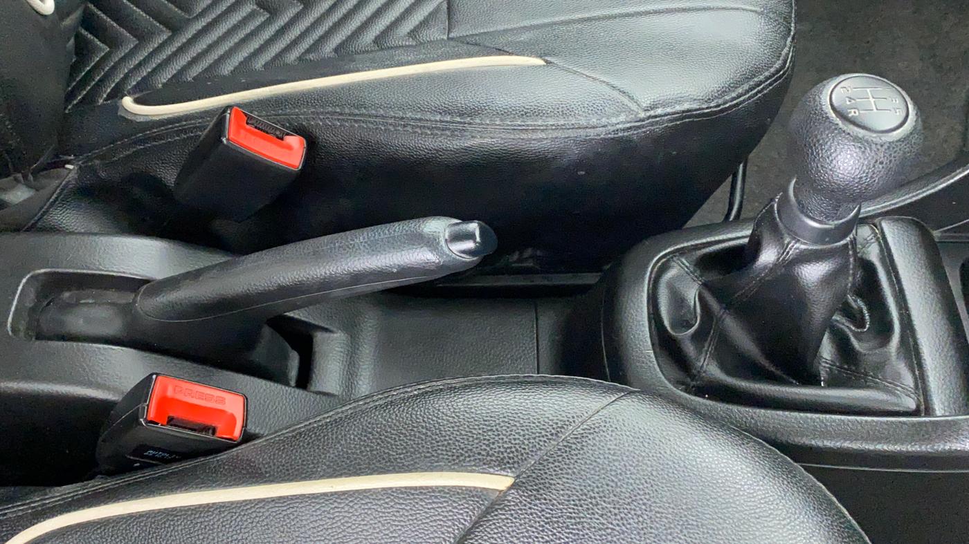 2017 Maruti Swift LXI OPT, Petrol, Manual, 23,325 km, Gear Lever
