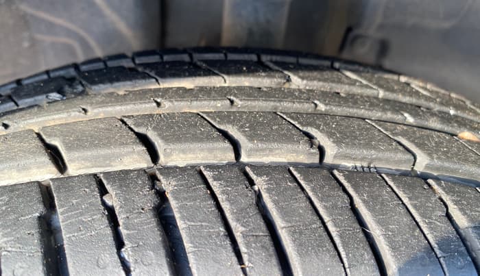 2019 Renault Kwid RXL, Petrol, Manual, 9,139 km, Right Front Tyre Tread