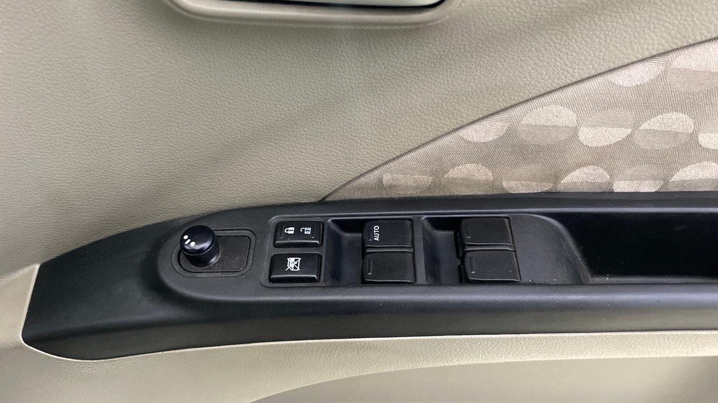 2017 Maruti Celerio ZXI AMT (O), Petrol, Automatic, 71,741 km, Driver Side Door Panels Control