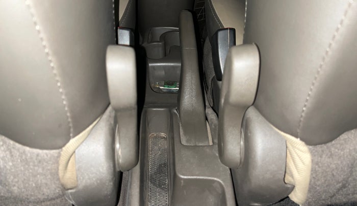 2015 Hyundai i10 SPORTZ 1.1, Petrol, Manual, 33,960 km, Driver Side Adjustment Panel