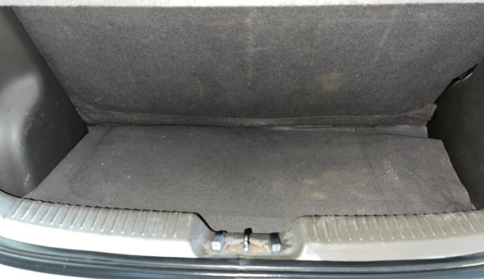 2015 Hyundai i10 SPORTZ 1.1, Petrol, Manual, 33,960 km, Boot Inside