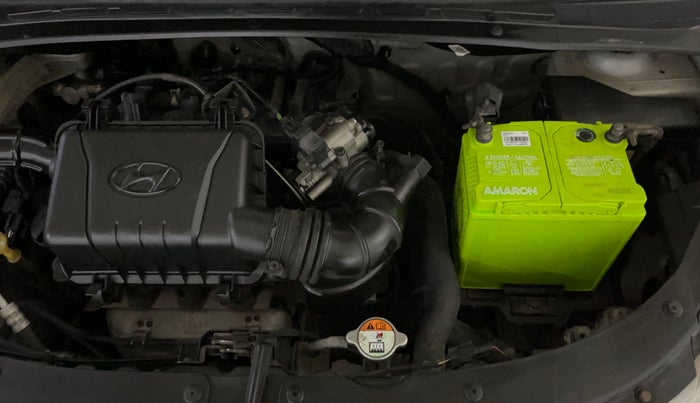 2015 Hyundai i10 SPORTZ 1.1, Petrol, Manual, 33,960 km, Engine View - Left