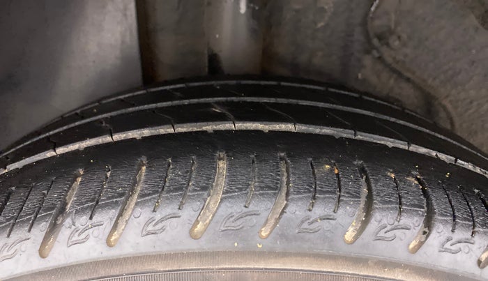 2020 Tata ALTROZ XT PETROL, Petrol, Manual, 58,192 km, Right Rear Tyre Tread