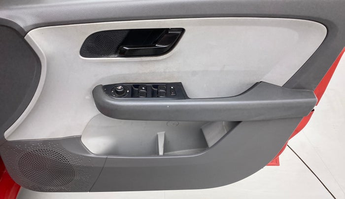 2020 Tata ALTROZ XT PETROL, Petrol, Manual, 58,192 km, Driver Side Door Panels Control