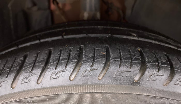 2020 Tata ALTROZ XT PETROL, Petrol, Manual, 58,192 km, Right Front Tyre Tread
