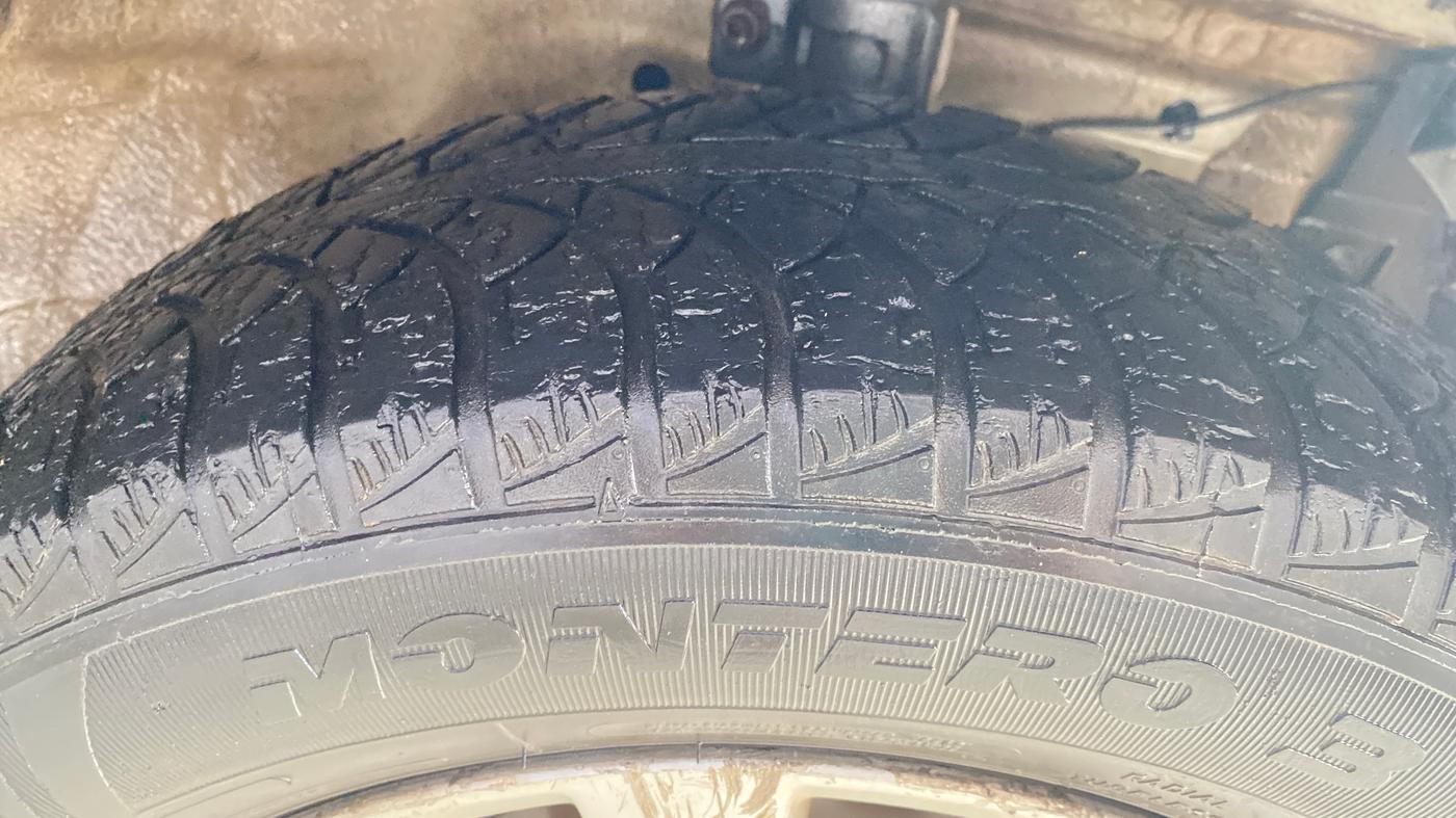 2017 Maruti Ertiga VXI CNG, CNG, Manual, 77,917 km, Right Front Tyre Tread