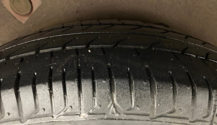 2013 Hyundai i10 SPORTZ 1.2, Petrol, Manual, 29,224 km, Right Rear Tyre Tread