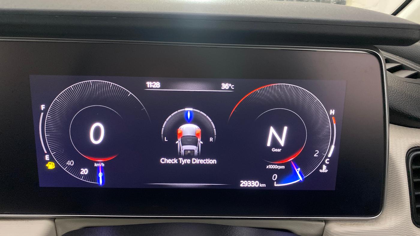 2022 Mahindra XUV700 AX 5 P MT 7 STR, Petrol, Manual, 29,329 km, Odometer Image