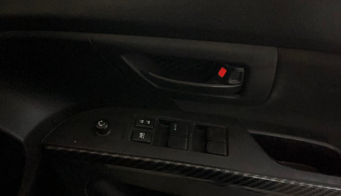 2022 Maruti S Cross SIGMA 1.5, Petrol, Manual, 69,882 km, Driver Side Door Panels Control