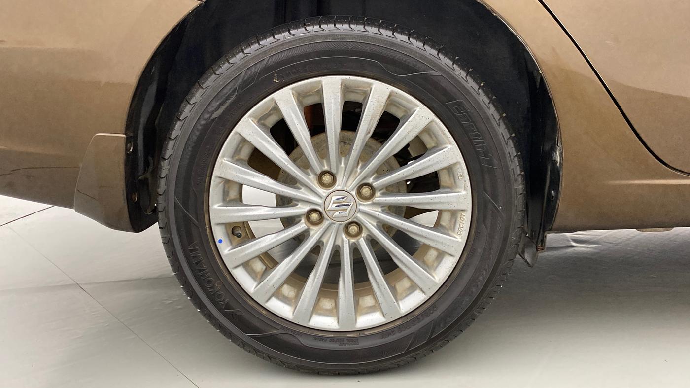 2016 Maruti Ciaz ZXI+ AT, Petrol, Automatic, 69,482 km, Right Rear Wheel