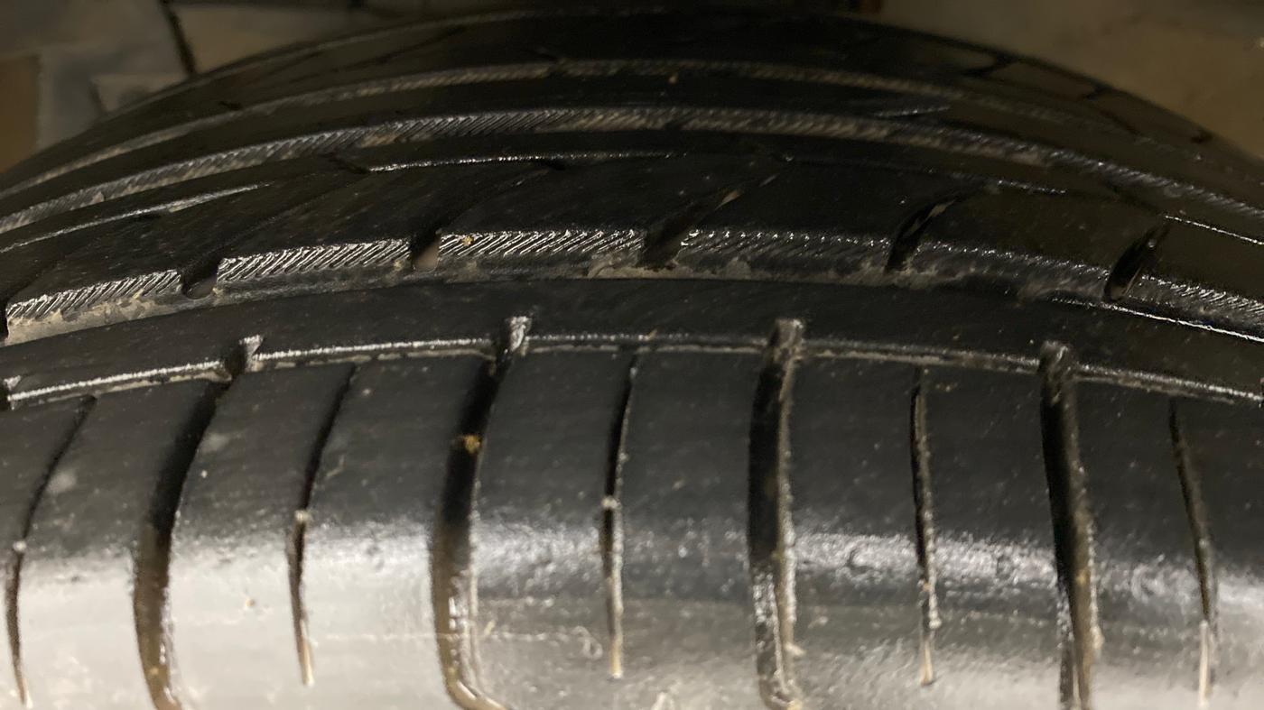 2016 Maruti Ciaz ZXI+ AT, Petrol, Automatic, 69,482 km, Left Front Tyre Tread