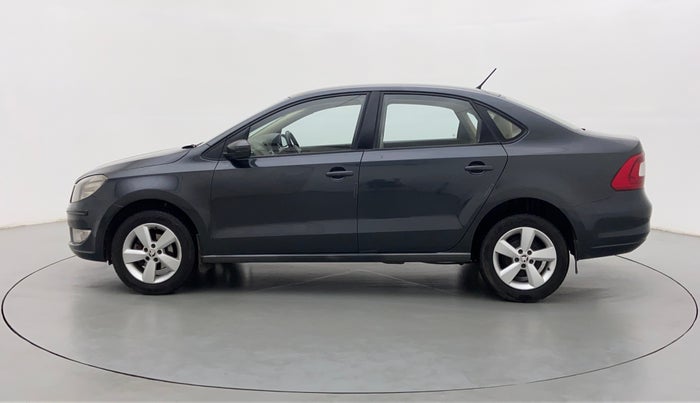 2016 Skoda Rapid 1.6 MPI STYLE AT, Petrol, Automatic, 41,248 km, Left Side