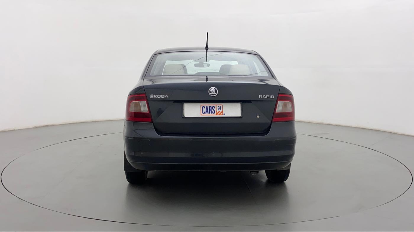 2016 Skoda Rapid 1.6 MPI STYLE AT, Petrol, Automatic, 41,248 km, Back/Rear