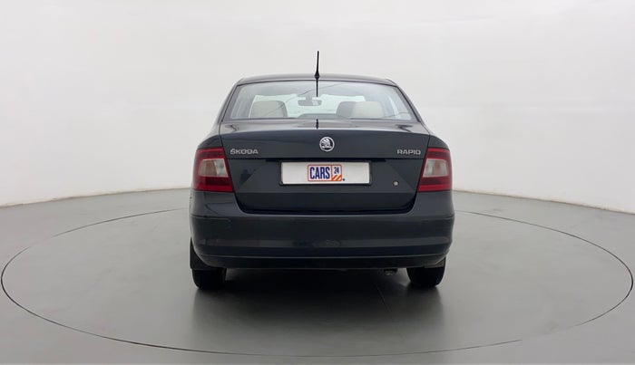 2016 Skoda Rapid 1.6 MPI STYLE AT, Petrol, Automatic, 41,248 km, Back/Rear