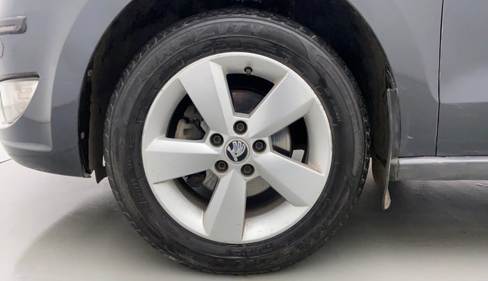 2016 Skoda Rapid 1.6 MPI STYLE AT, Petrol, Automatic, 41,248 km, Left Front Wheel